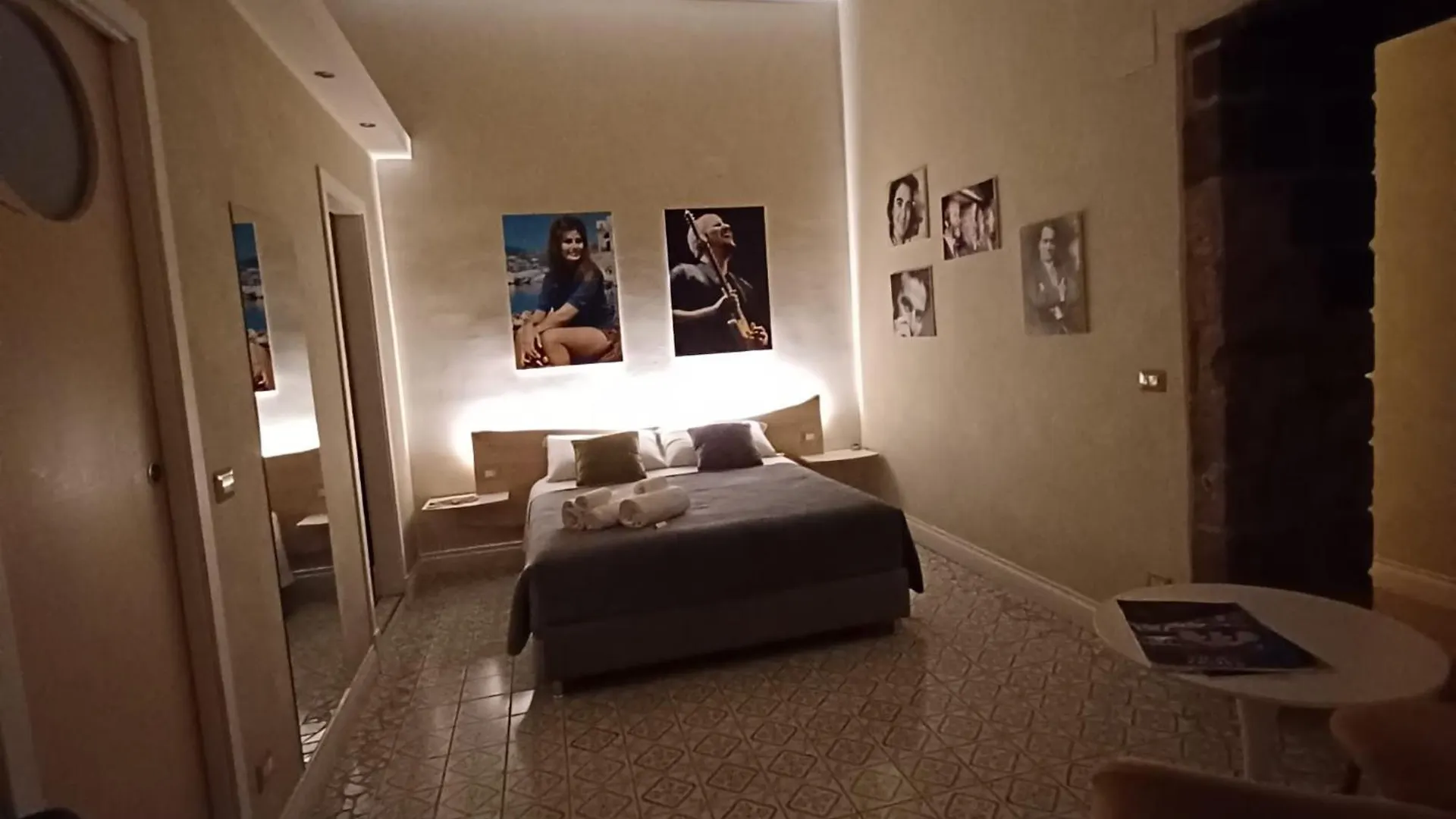 Oda ve Kahvaltı Domus Duomo B&B Napoli